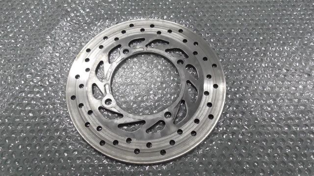 CB400SF VTEC REVO NC42 の リアディスクローター 1760489611