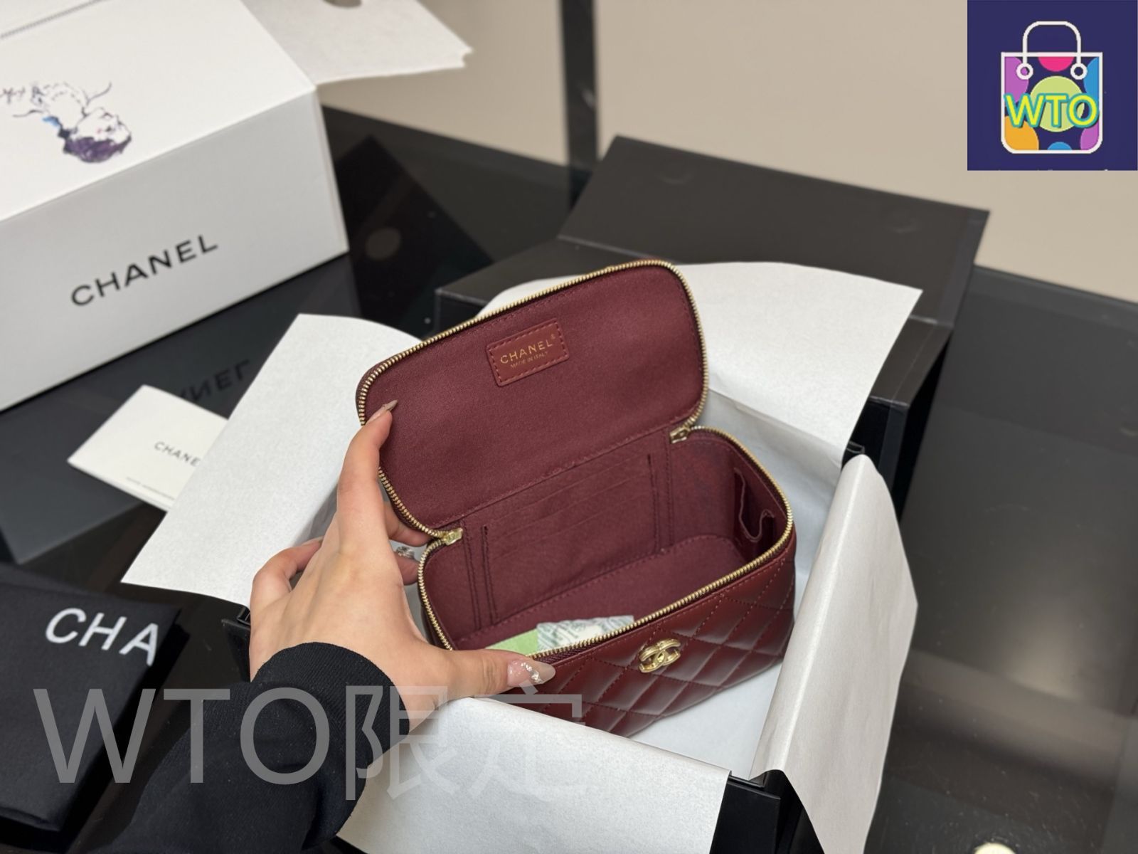 今日特価】Chanel Handle Makeup Box ハンドルメイクボックス