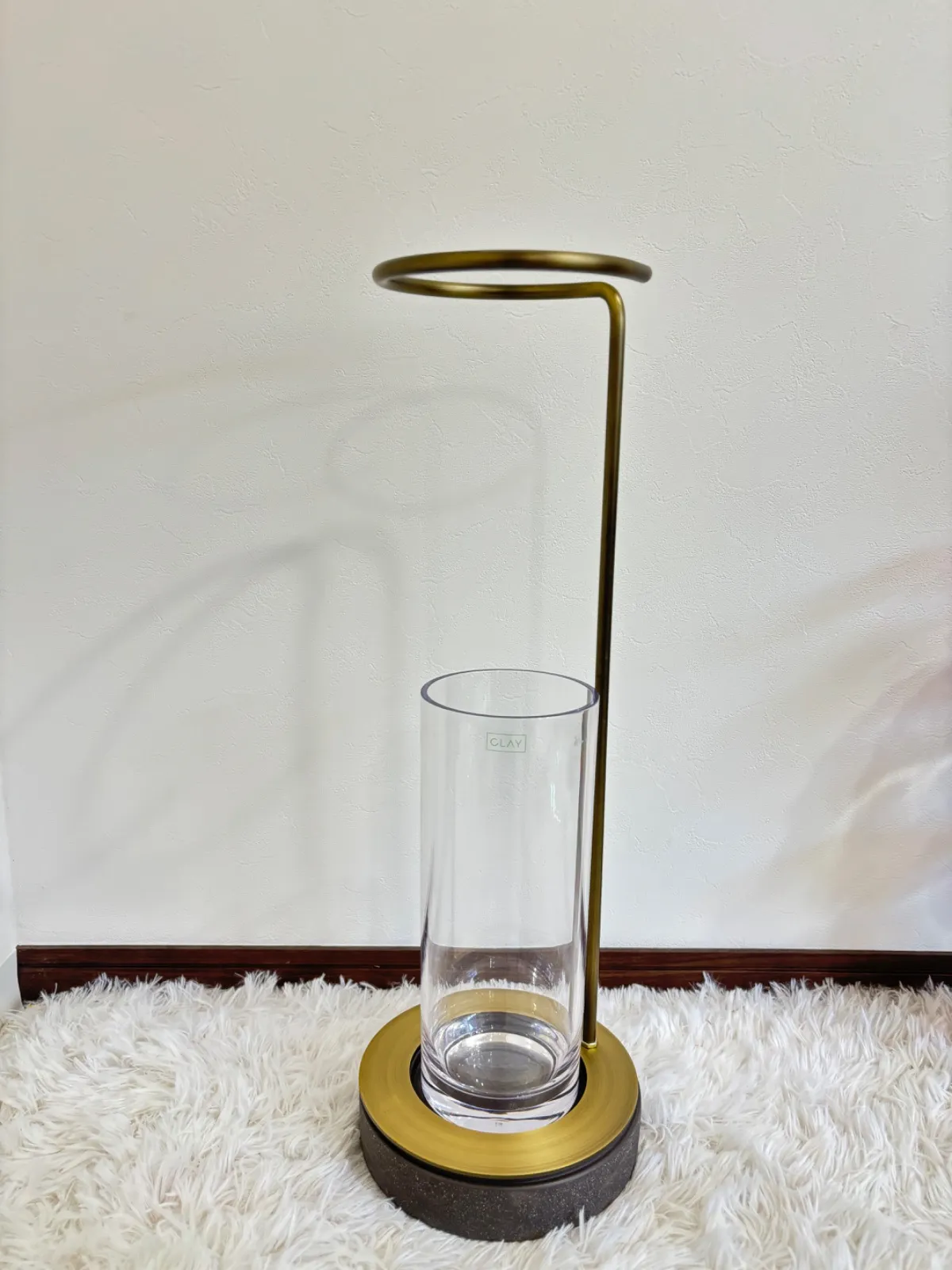 EDA VASE エダベース EDA VASE ｜ 枝ものを美しく飾る、コンパクトな花器