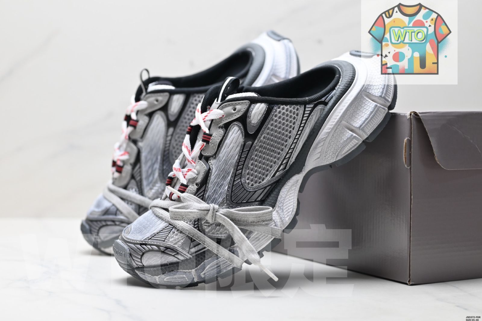 バレンシアガ（Balenciaga）3XL Mule 革製（かわせい）トップ