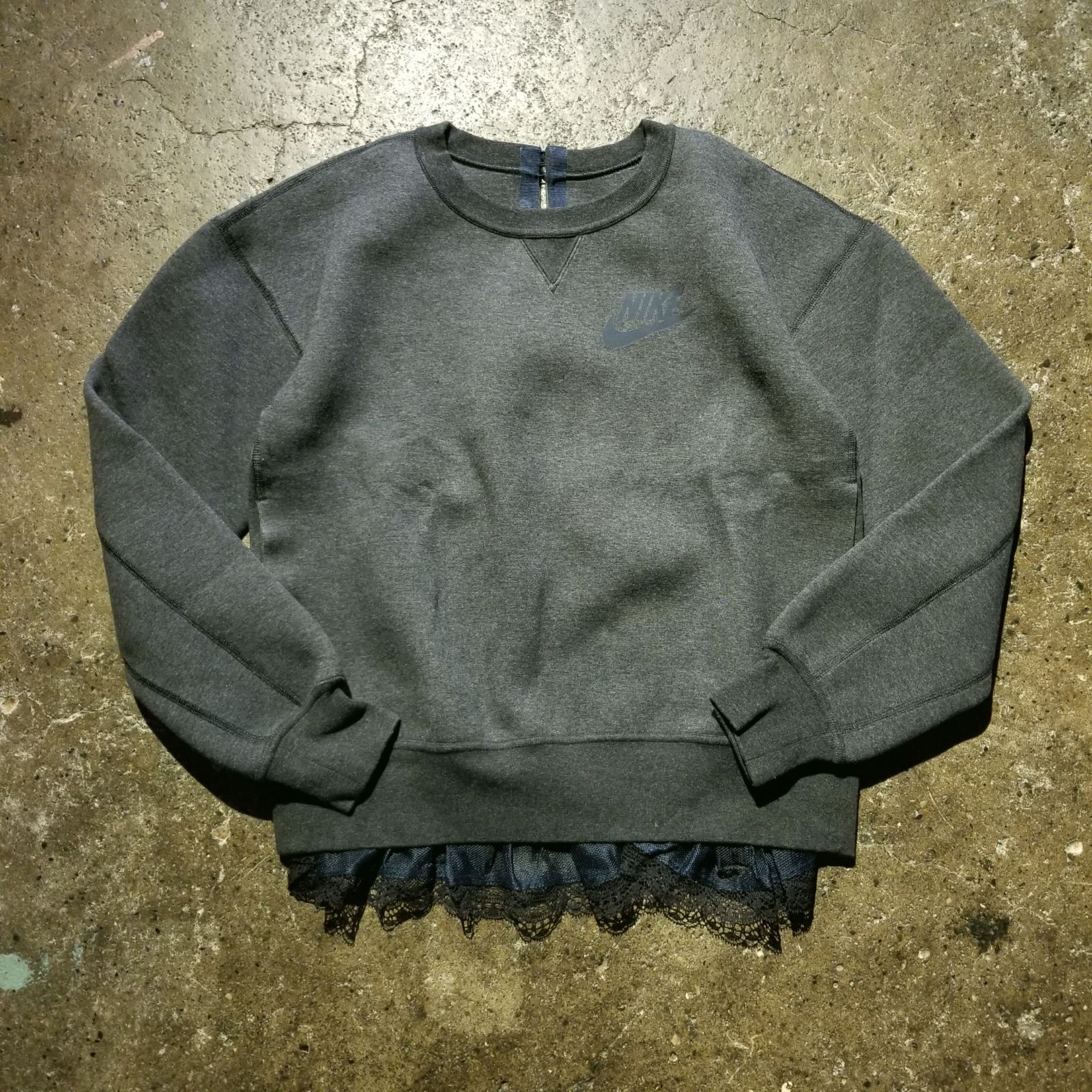 【sacai×NIKE】 コラボ　テックフリースレーストップス　XS sacai × NIKE Tech Fleece Lace Tops XS サカイ ナイキ テックフリース