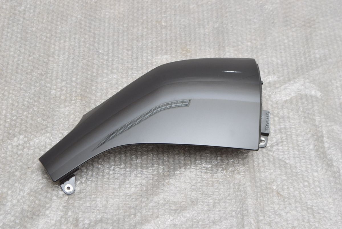 新車外し品】トヨタ 200系 ハイエース 7型 純正 コーナーパネル