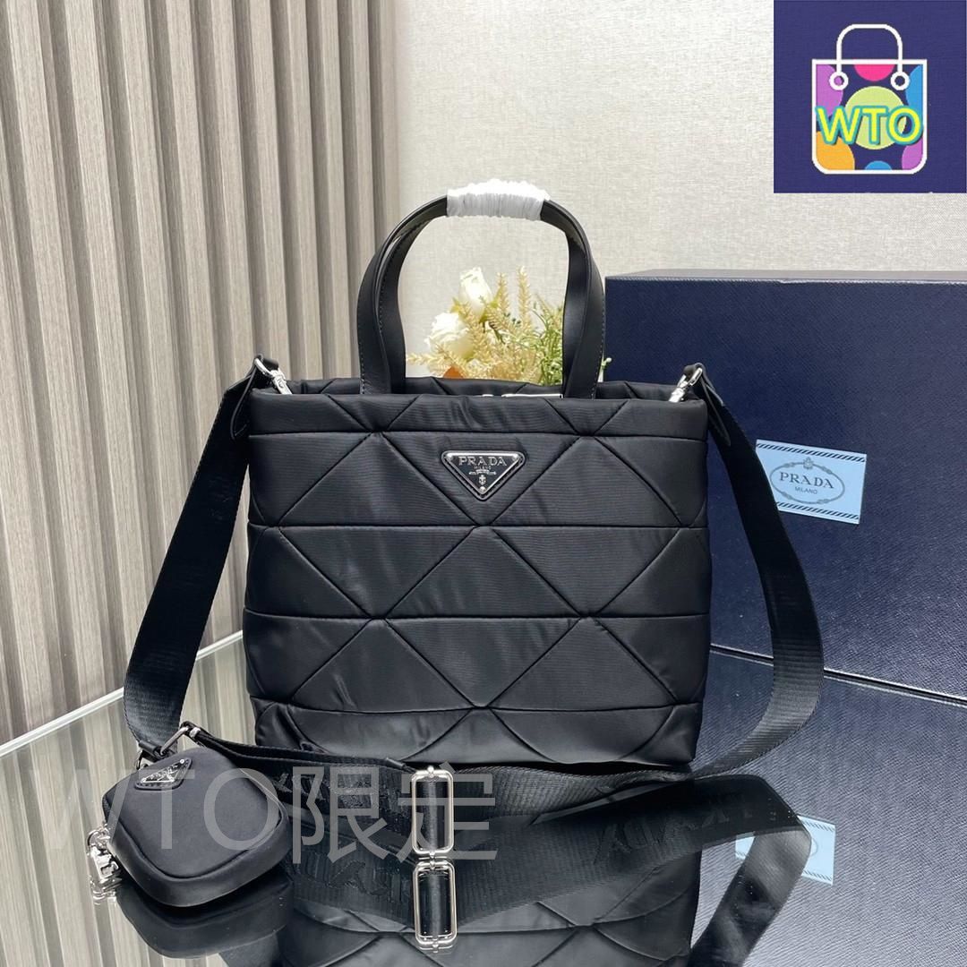 ＊PRADA＊ ラージ パデッド Re-Nylon バッグ 関税・送料込み ブラック ラージ パデッド Re-Nylon バッグ | PRADA
