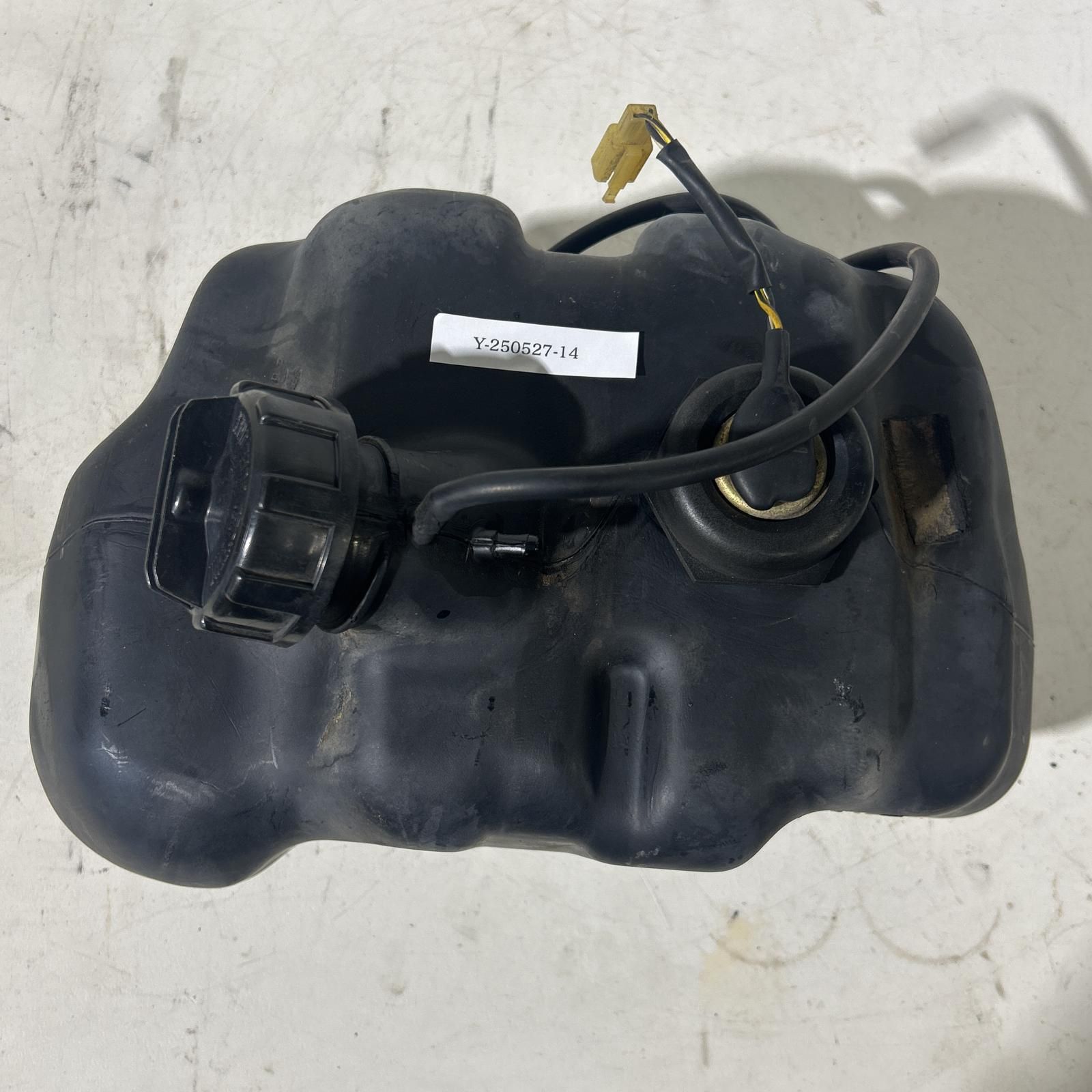 SUZUKI アドレスV100 燃料タンク スズキ 【中古】キャラカード 千早瞬