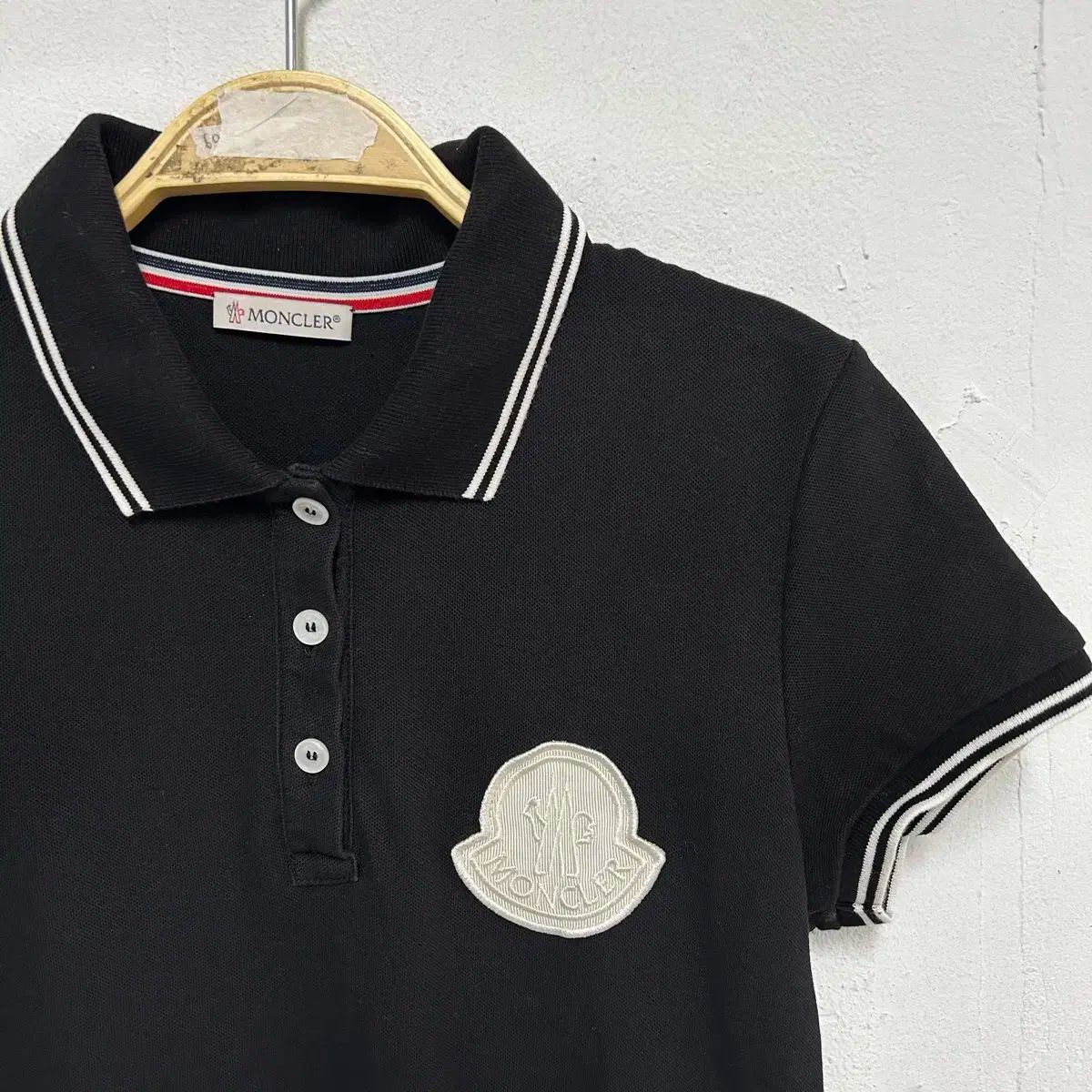 国内正規品　MONCLER モンクレール　ポロシャツ　Ｍ MONCLER モンクレール 国内正規品 ポロシャツ 袖トリコロール
