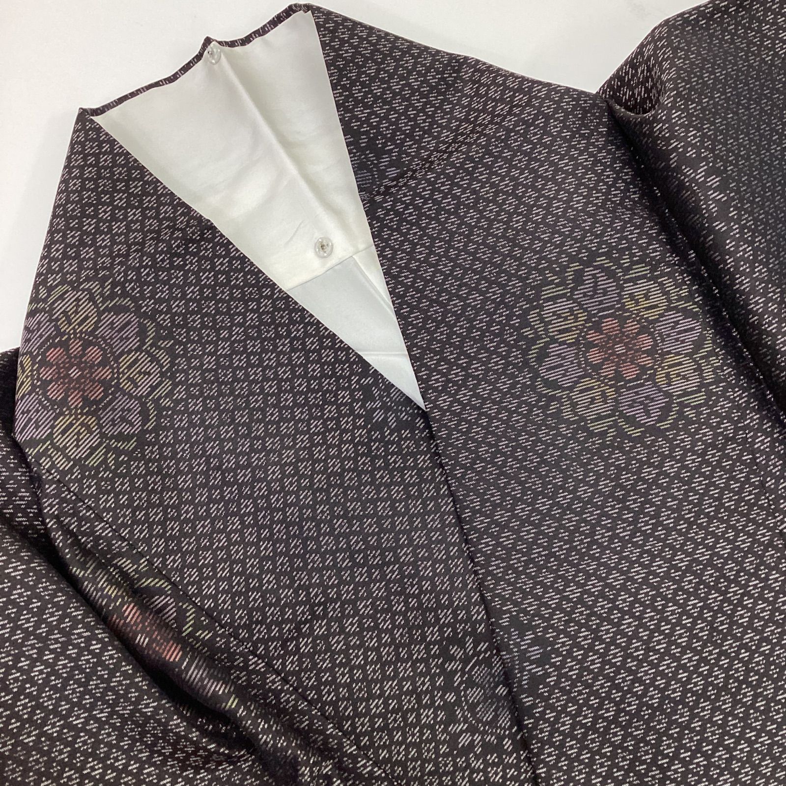 チ*ロ様 証紙付き 大島紬 黒地 車文様 正絹 トールサイズ 裄66 K100 証紙あり】恵大島 本場泥大島紬7マルキ 袷 黒茶 身丈160.5裄63