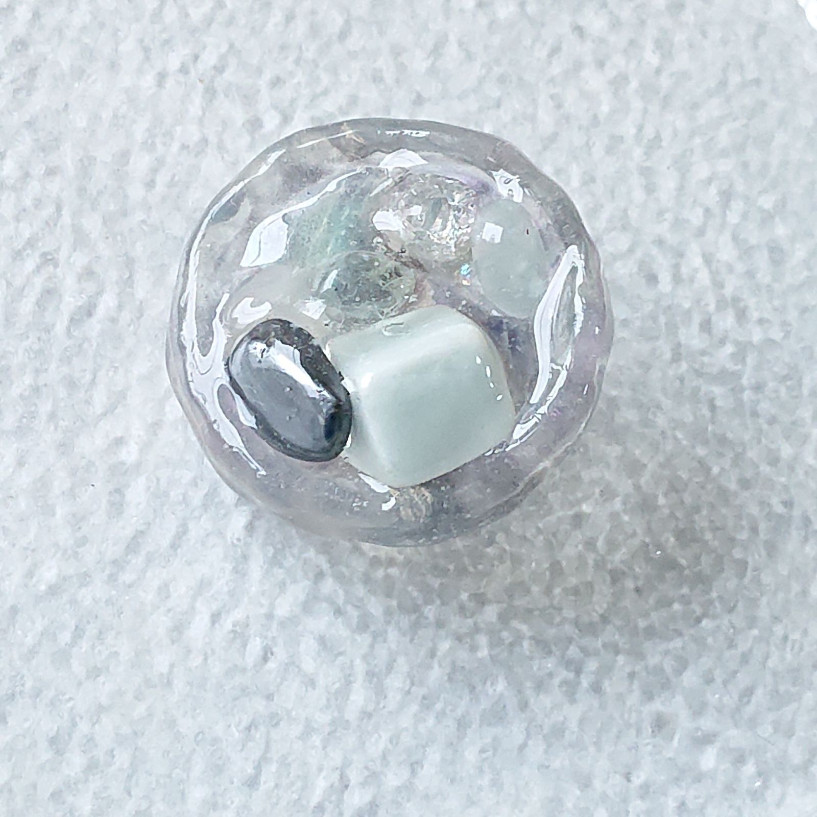 No.89 氷の器と夏色天然石の盛り合わせ ブローチ - メルカリ