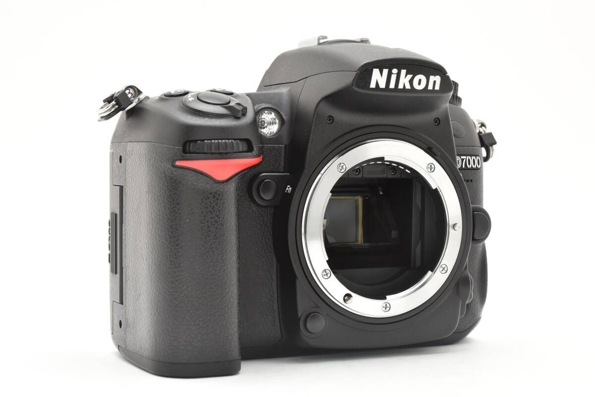 ☆極上品☆ニコン Nikon D7000 ボディ ショット数5543枚☆ K1680