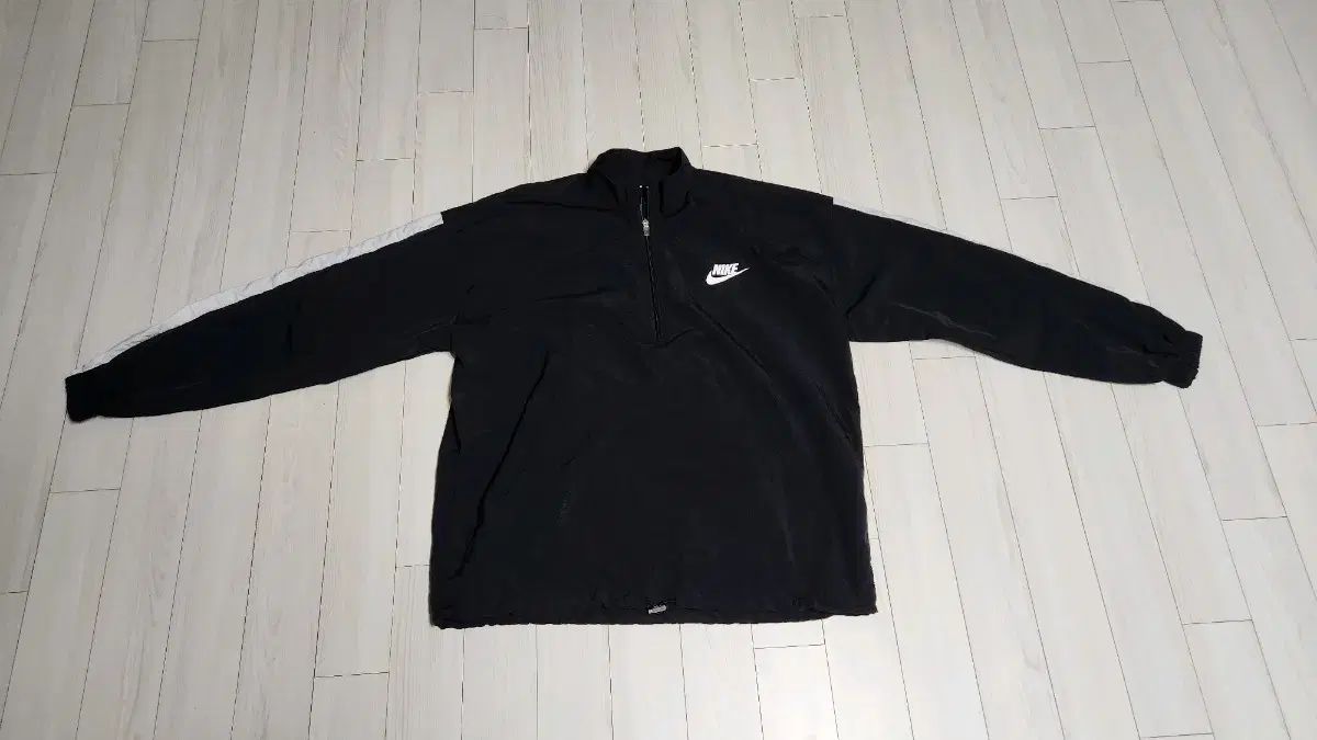 【雷市場（ポンジャン）商品韓国直送】Nike(ナイキ） アノラック ( L ）