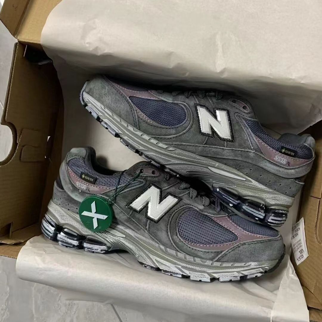 新品未使用 ニューバランス New Balance NB 2002R スニーカー