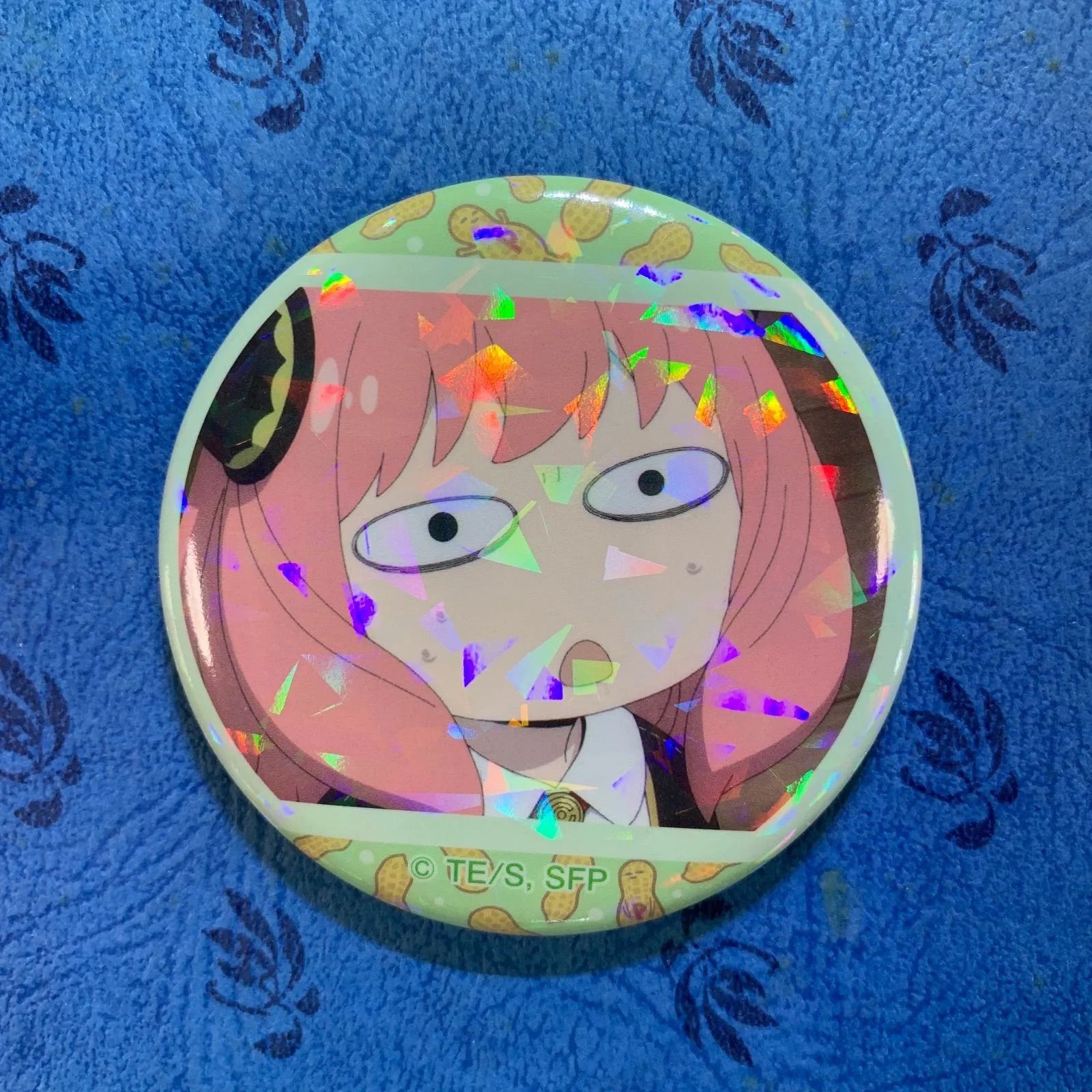 スパイファミリー アーニャ ホログラム 缶バッジ 全8種コンプ - メルカリ