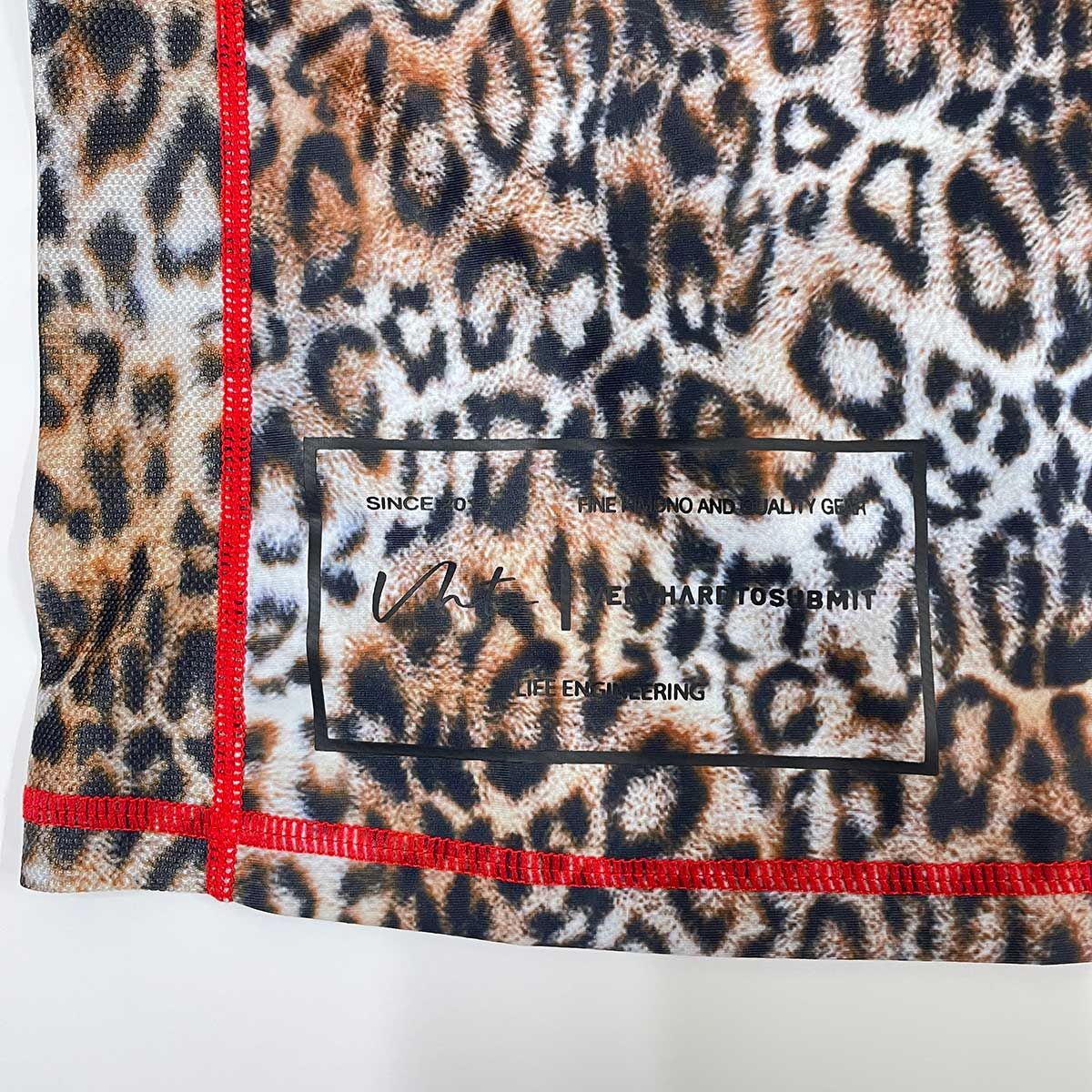 【未使用】TOSHIKAZU IWAYA × VHTS コラボ ラッシュガード RASH GUARD LEOPARD XL 岩谷俊和 Amazon.co.jp: TOSHIKAZU IWAYA × VHTS コラボ ラッシュガード