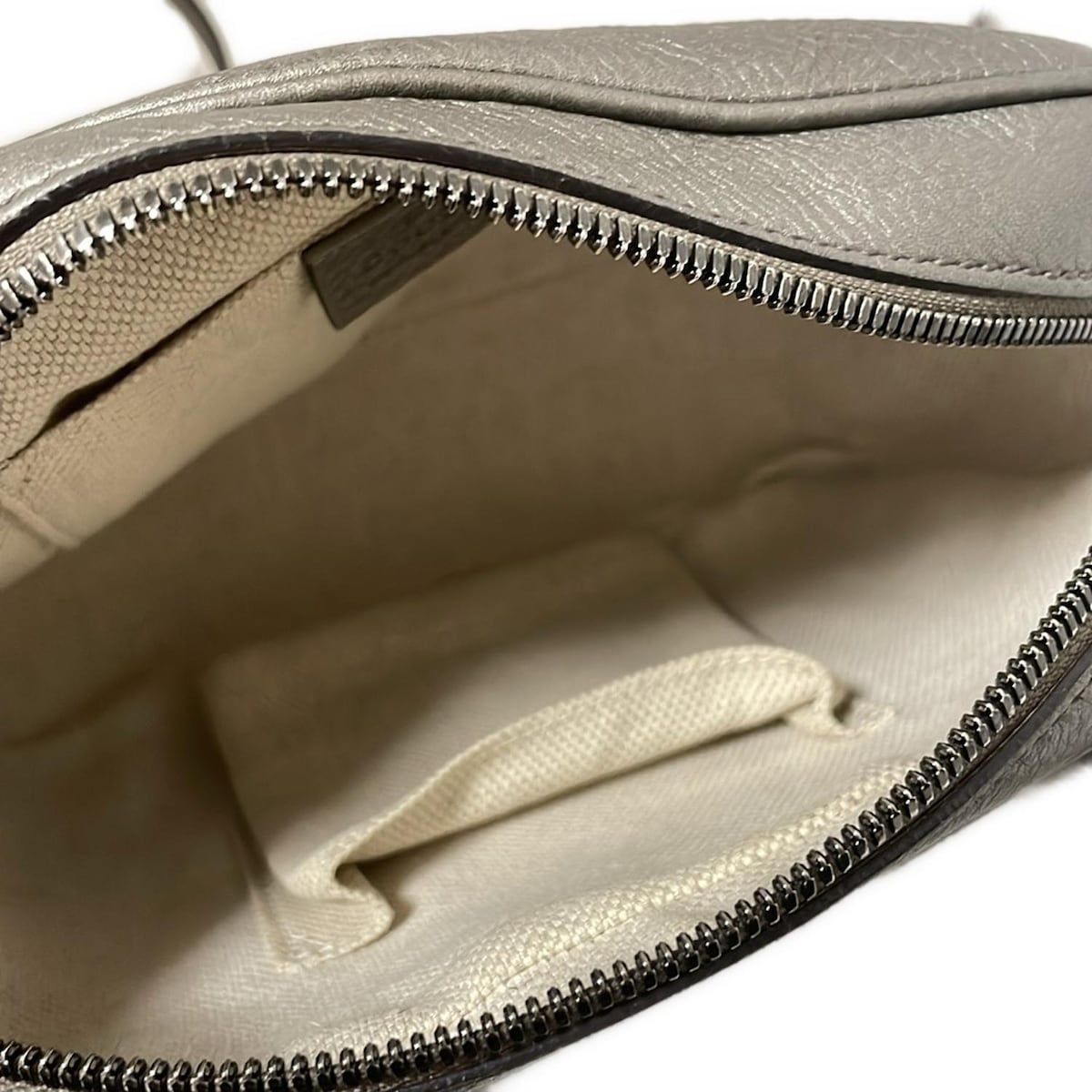 ショルダーバッグ