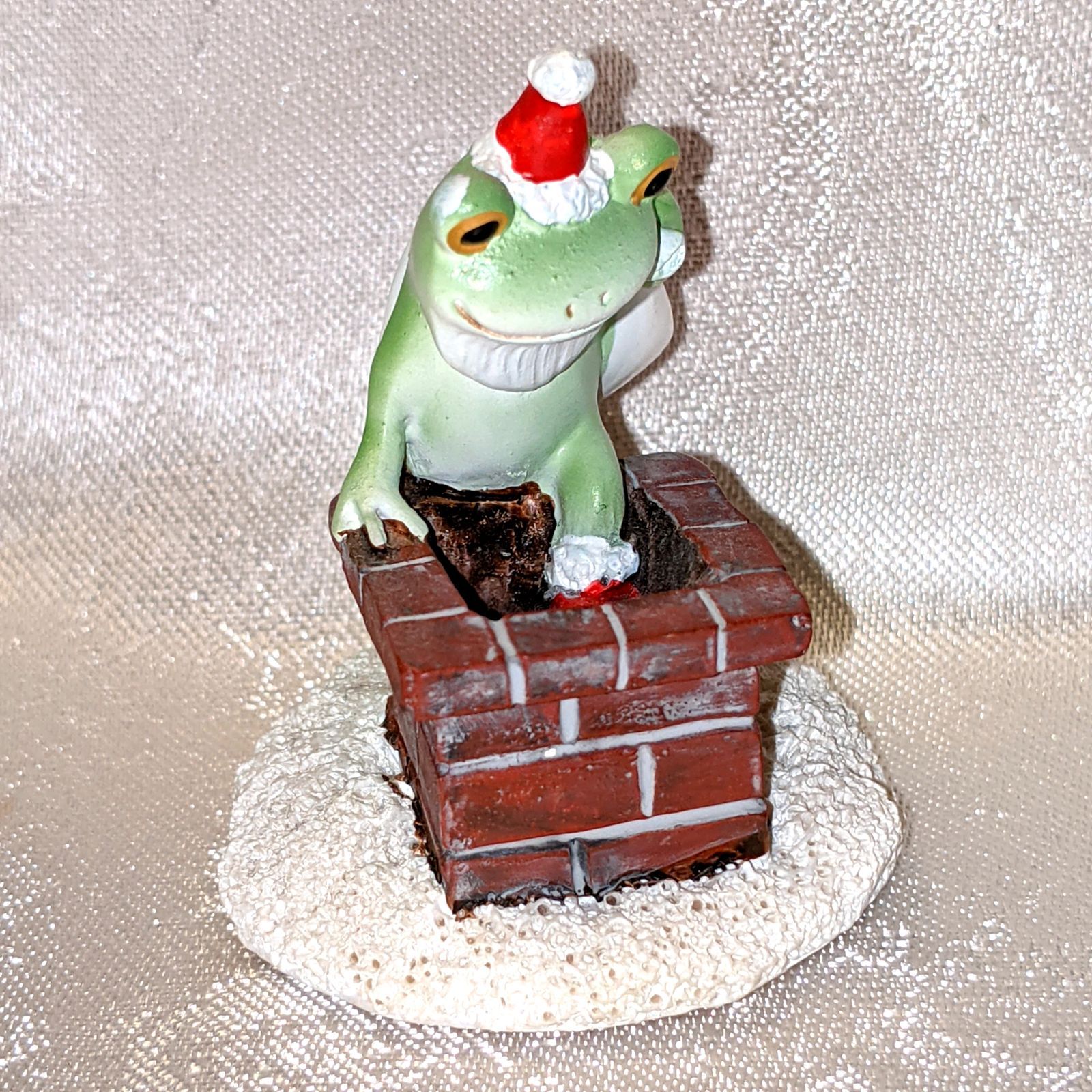 コポー 新品 クリスマス カエル サンタ フィギュア 置物  煙突から‥