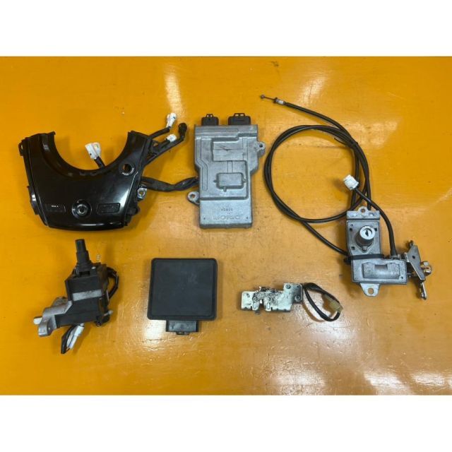 ヤマハ マジェスティ250 SG20J 純正シリンダー キーセットスマートキー ヤマハ マジェスティ250 SG20J 純正シリンダー キーセット