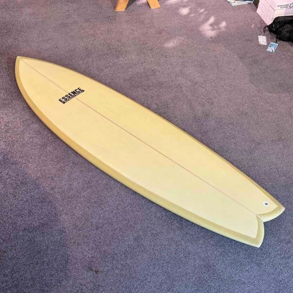 セールESSENCE サーフボード6'2