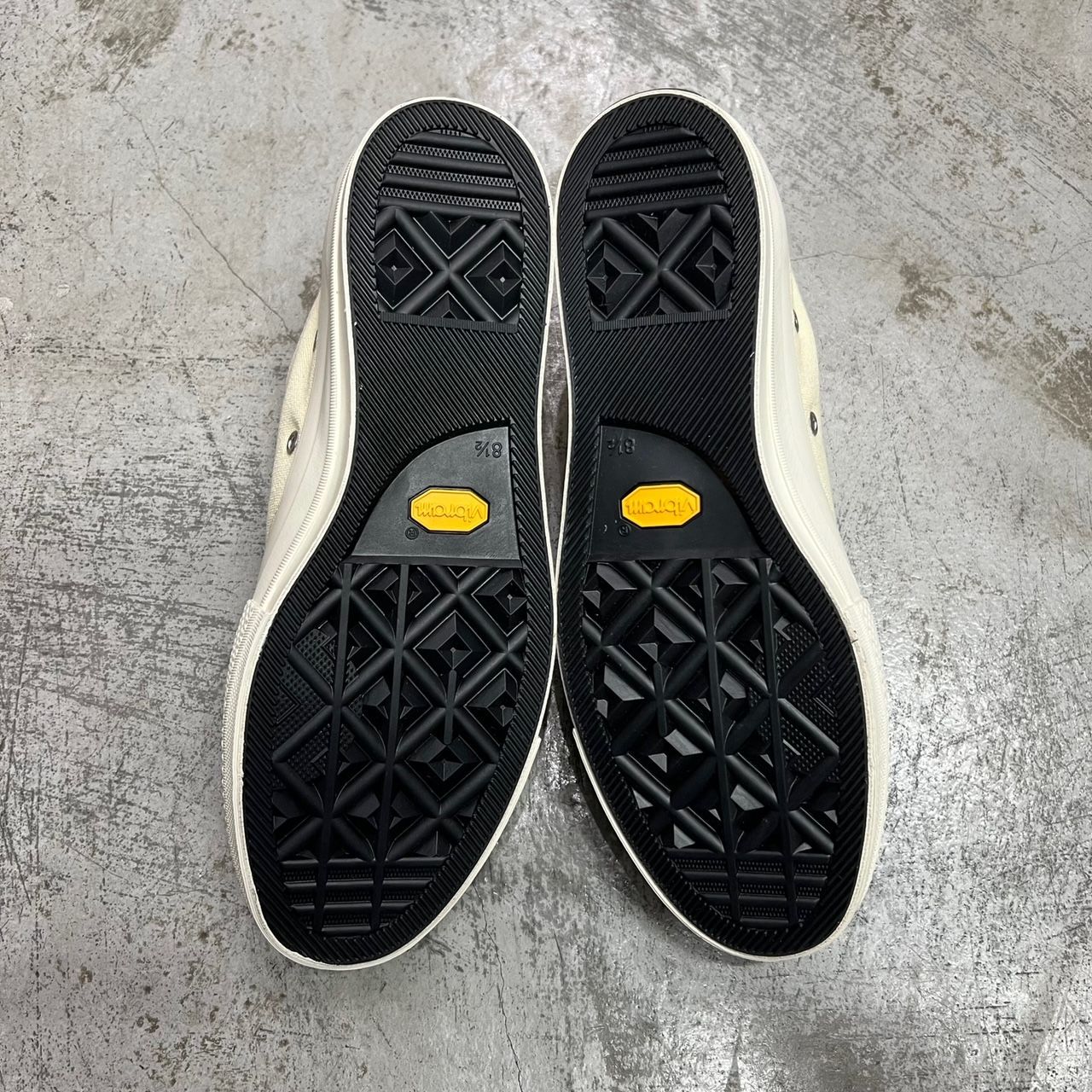 新品 CONVERSE ADDICT CHUCK TAYLOR 1AD250 新品 CONVERSE ADDICT CHUCK TAYLOR 1AD250