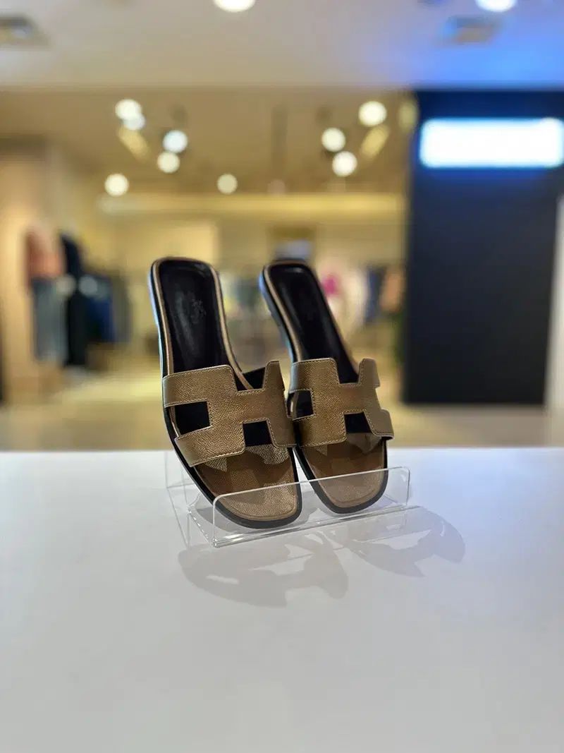 オラン サンダル