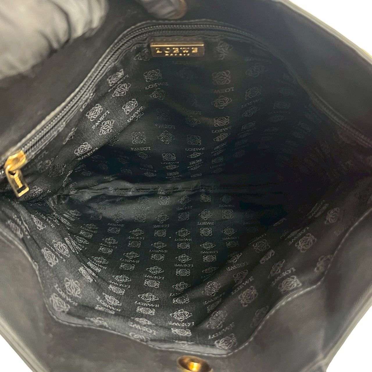 極 美品 LOEWE ロエベ アナグラム 型押し ロゴ ナッパ レザー 本革 