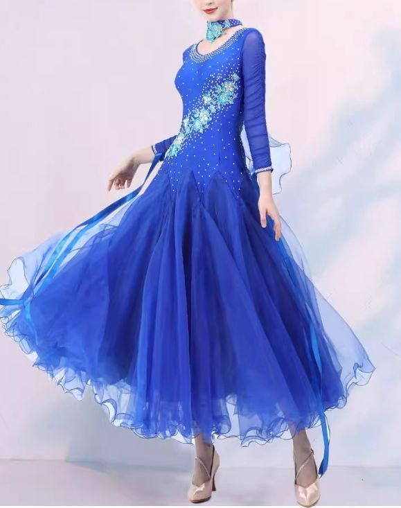 花の妖精さん風レースと後ろのリボンがエレガントな娘役