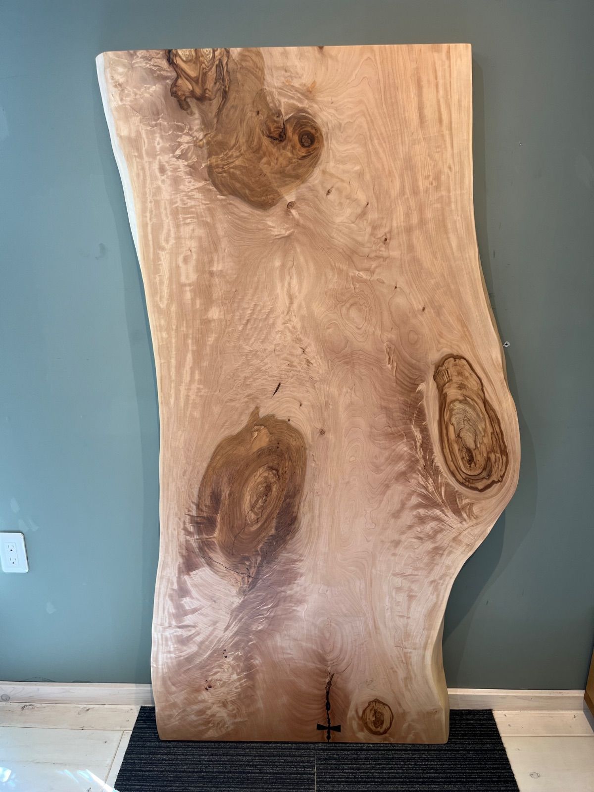 栃 一枚板 ローテーブル センターテーブル 栃 一枚板 ローテーブル 無垢 センターテーブル ローテーブル