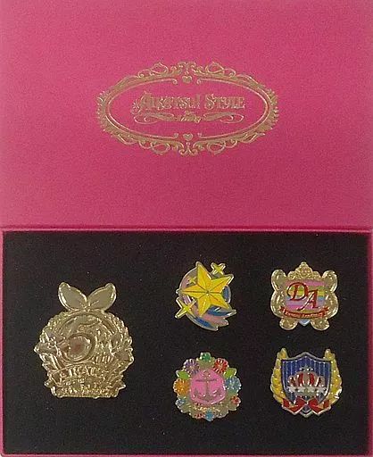バッジ・ピンズ　5周年ロゴ＆校章 5周年記念ピンバッジ5個セット 「アイカツ!シリーズ AIKATSU!STYLE for Lady」 中古】バッジ・ピンズ 5周年ロゴ＆校章 5周年記念ピンバッジ5個