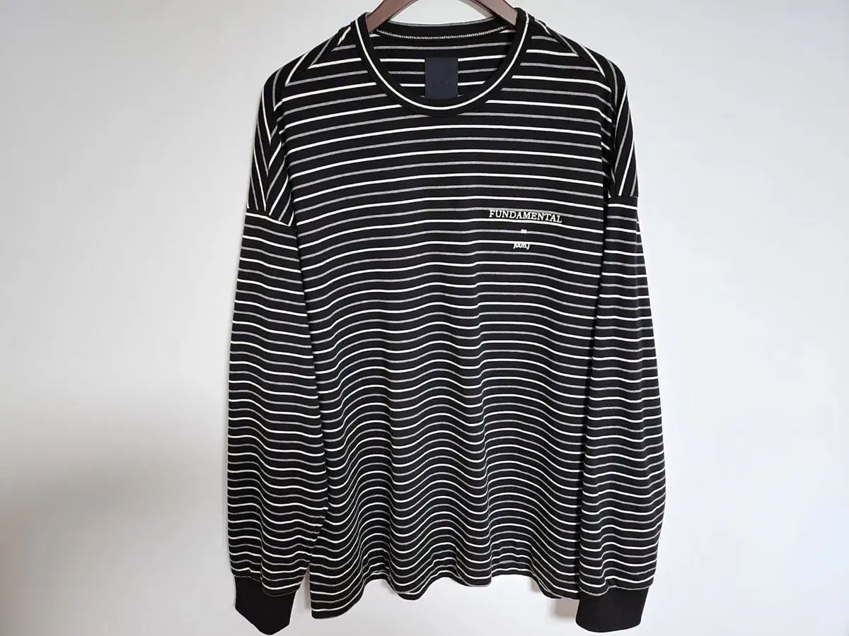 【雷市場（ポンジャン）商品韓国直送】 M Juun.J(ジュンジェイ) メンズ 長袖Tシャツ JC0841P025