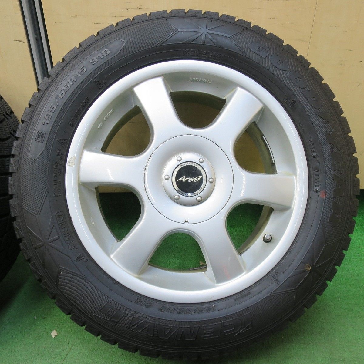 GOODYEAR 195/65R15 グッドイヤースタッドレス 114.3-5H AQUA 913278 
