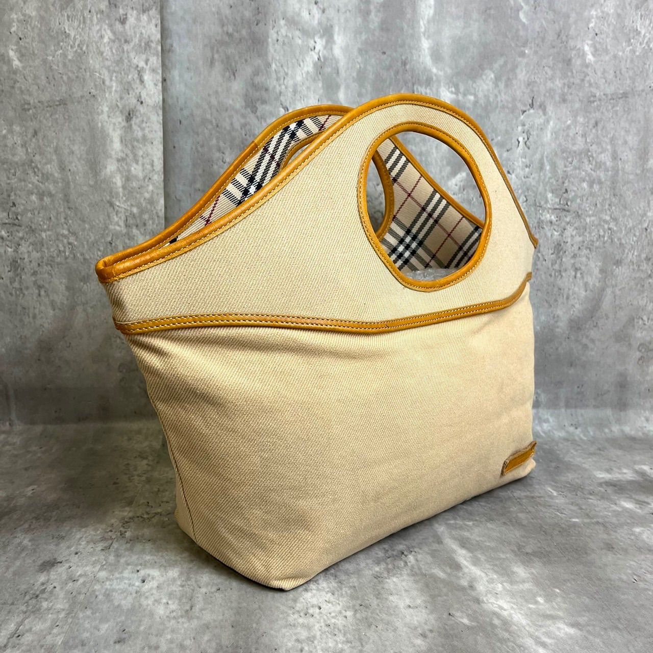 ✨良品✨ BURBERRY バーバリー ハンドバッグ トートバッグ ノバ 