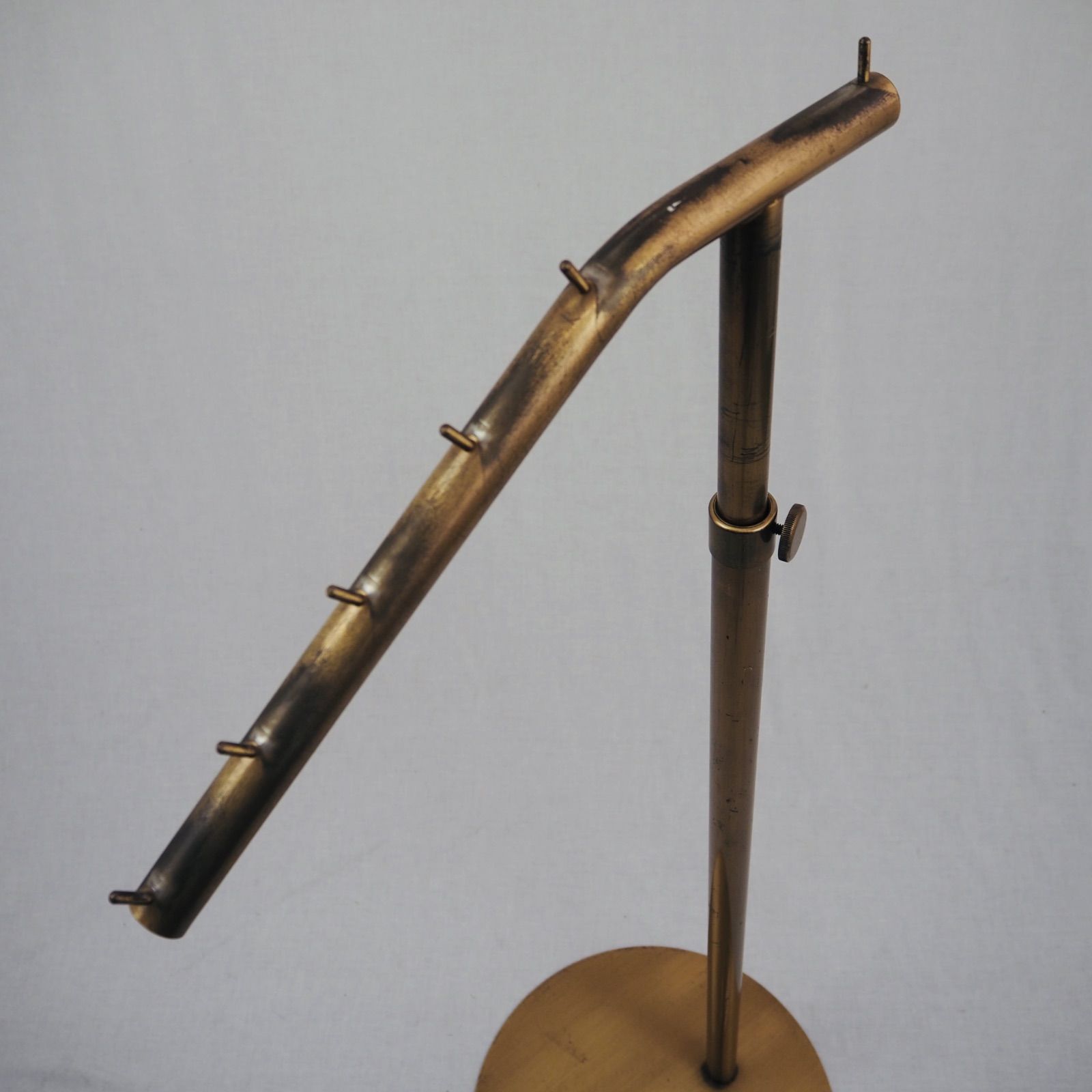 ハンガーラック 傾斜ハンガー 高さ可変 アンティークゴールド 丸ベース