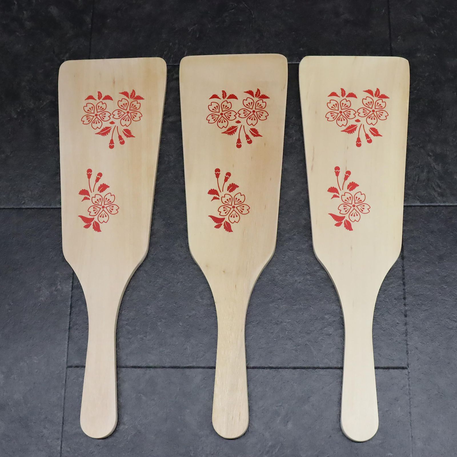 2025年 数量 キャッスルエンタープライズ Castle Enterprise 昔ながらの木製 子供 羽子板 12枚セット 3柄アソート 業務用