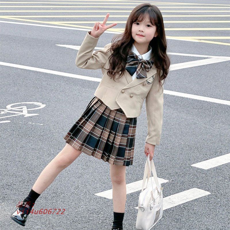 女の子