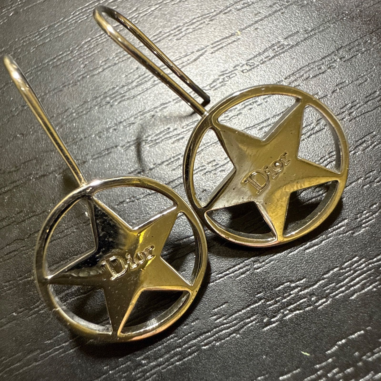 【美品】クリスチャン・ディオール ロゴ・デザインフックピアス ゴールドカラー Christian Dior クリスチャンディオール フックピアス