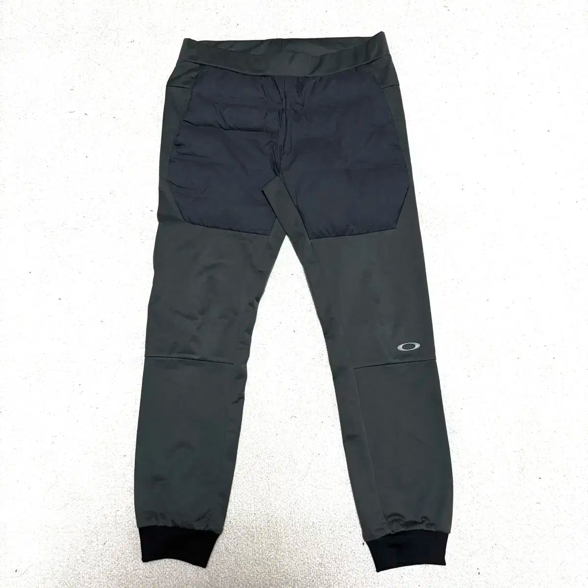 L 100 オークリー トレーナー ダウン ジョガーパンツ ズボン