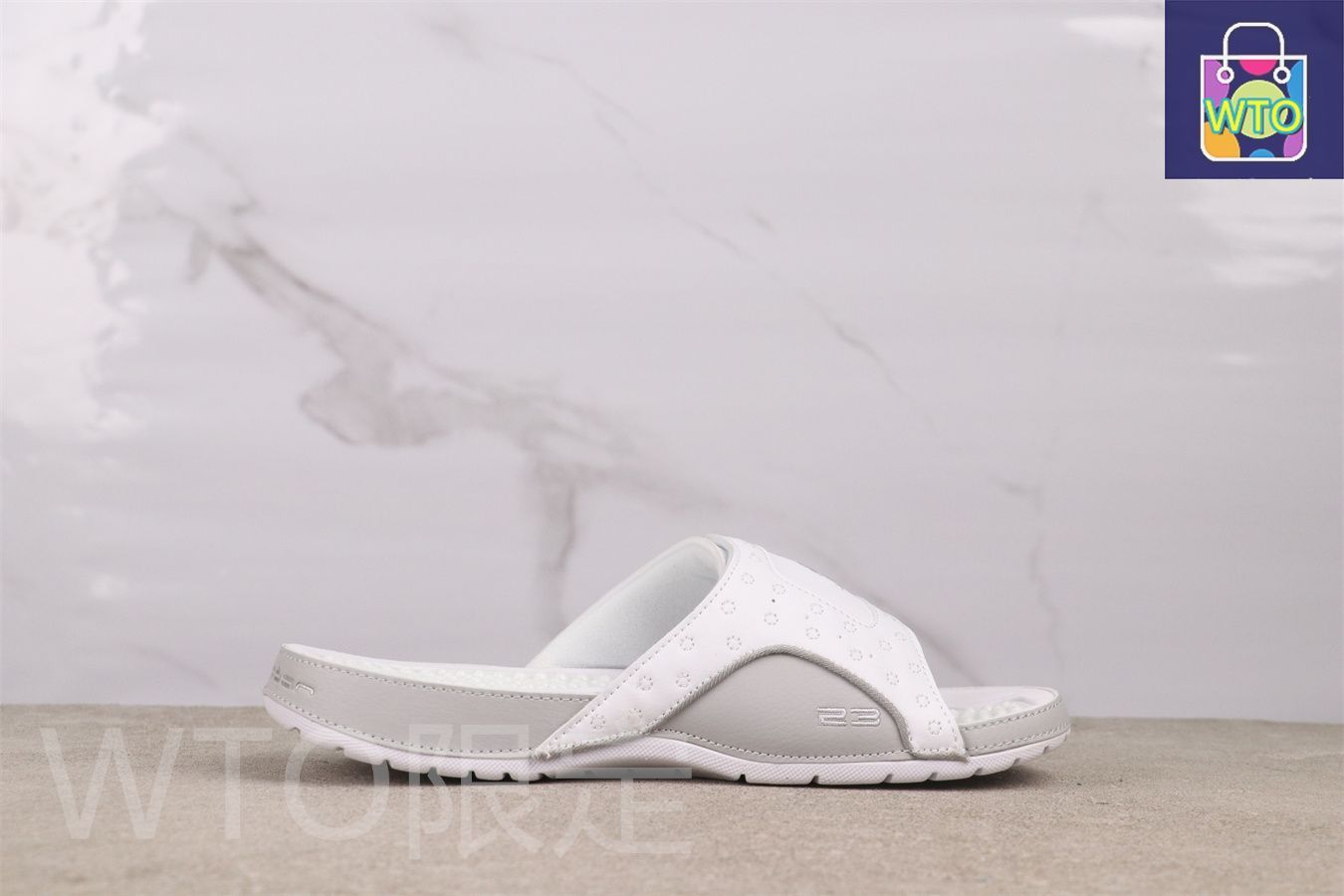 今日 Air Jordan 13 エアジョーダン 13 代 684915-100 ホワイトグレー スリッパ-WTO輸入2