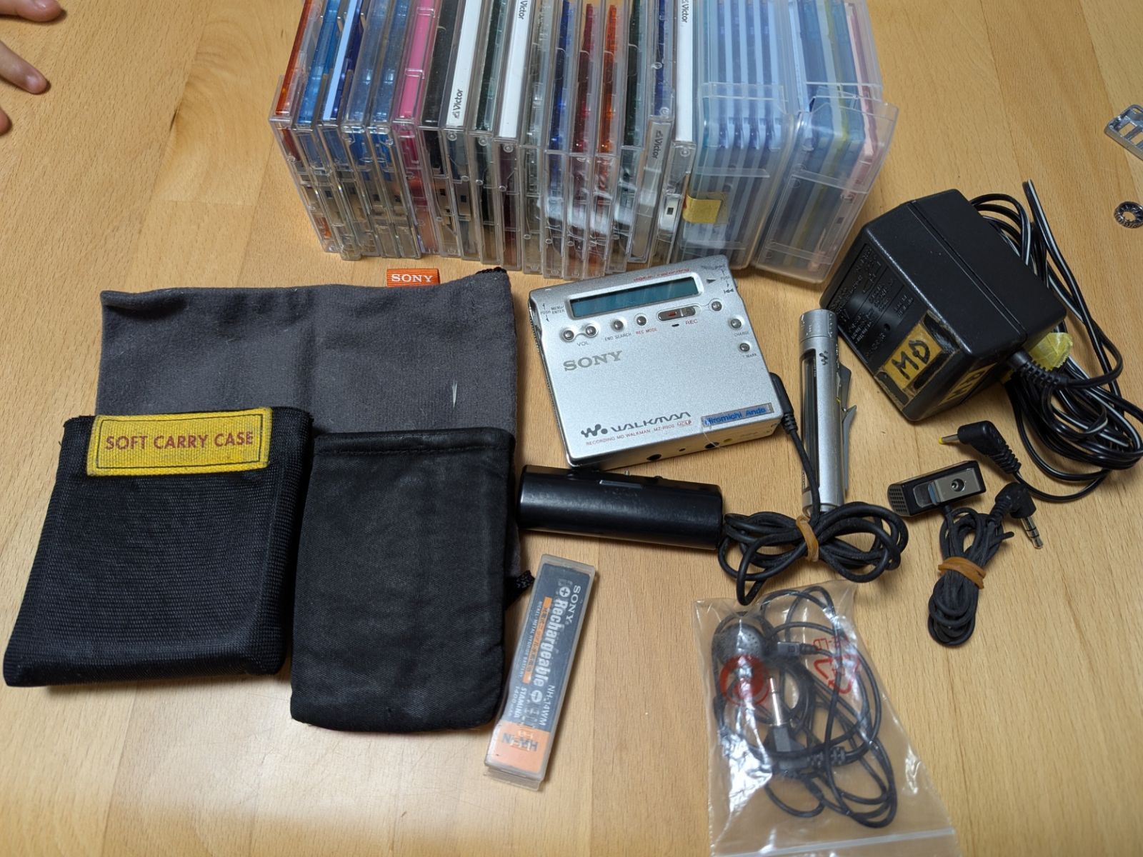 美品 SONY MDウォークマン MDレコーダー MZ-R900 動作確認済 Amazon | SONY ソニー MZ-R900（S） シルバー ポータブルMD