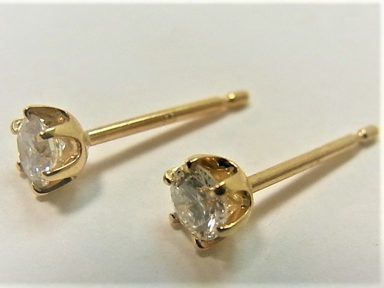 新品未使用K18 18金 スタッド ピアス ダイヤ0.207ct 0.195ct - メルカリ