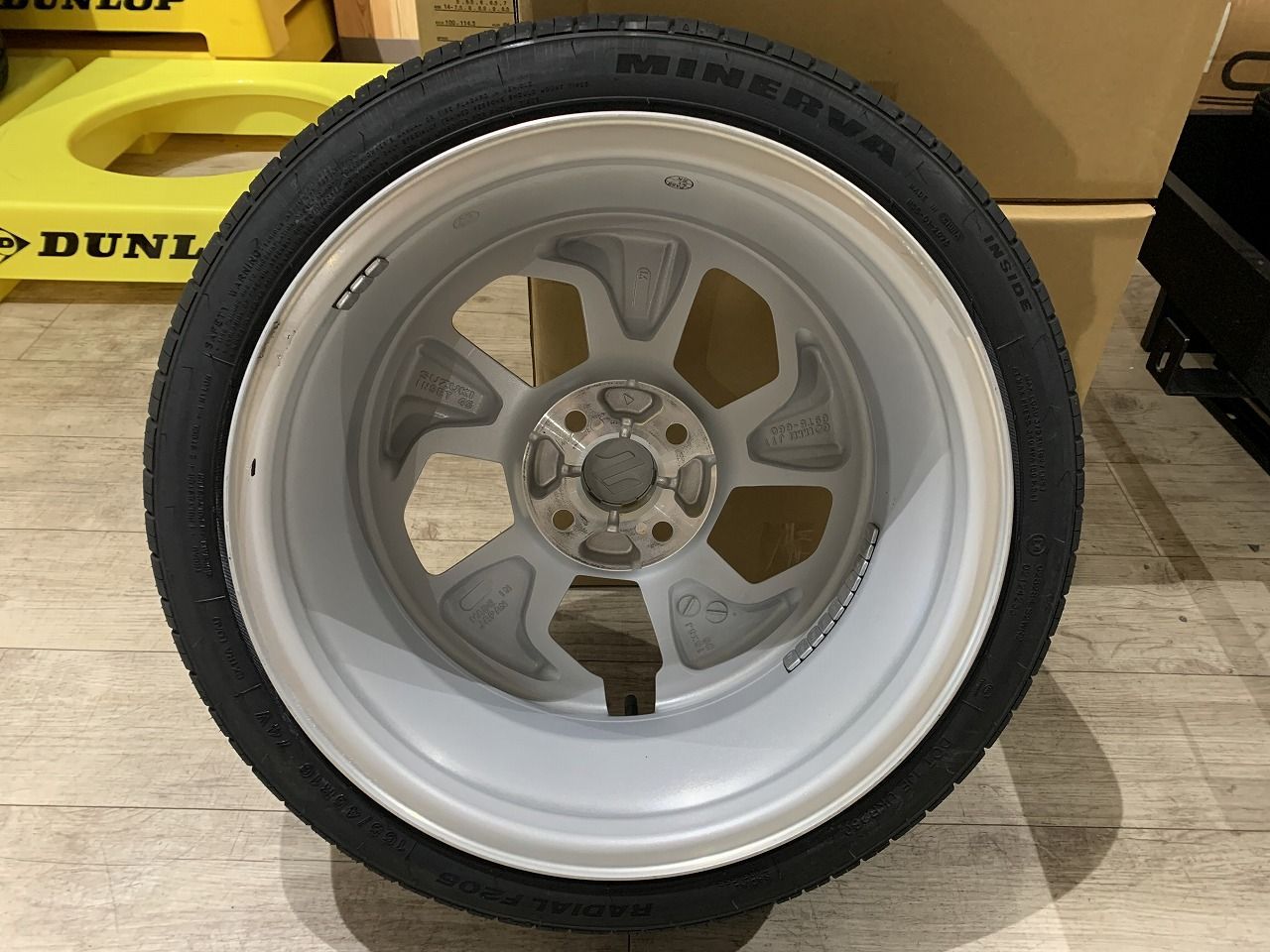 2408037】新品タイヤ スズキ ZCEDS ZDEDS スイフト ハイブリッド