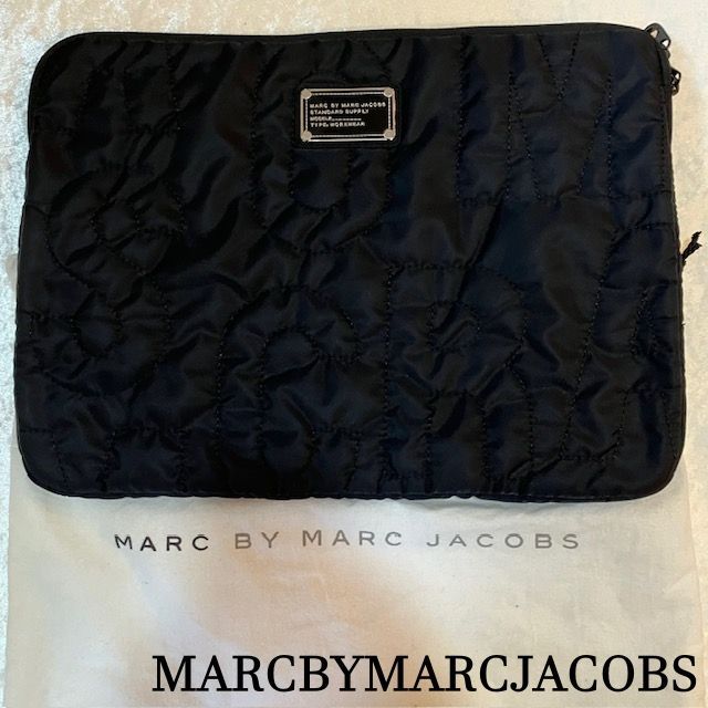 MARC JACOBS キルティングノートPCケース MARC JACOBS キルティング