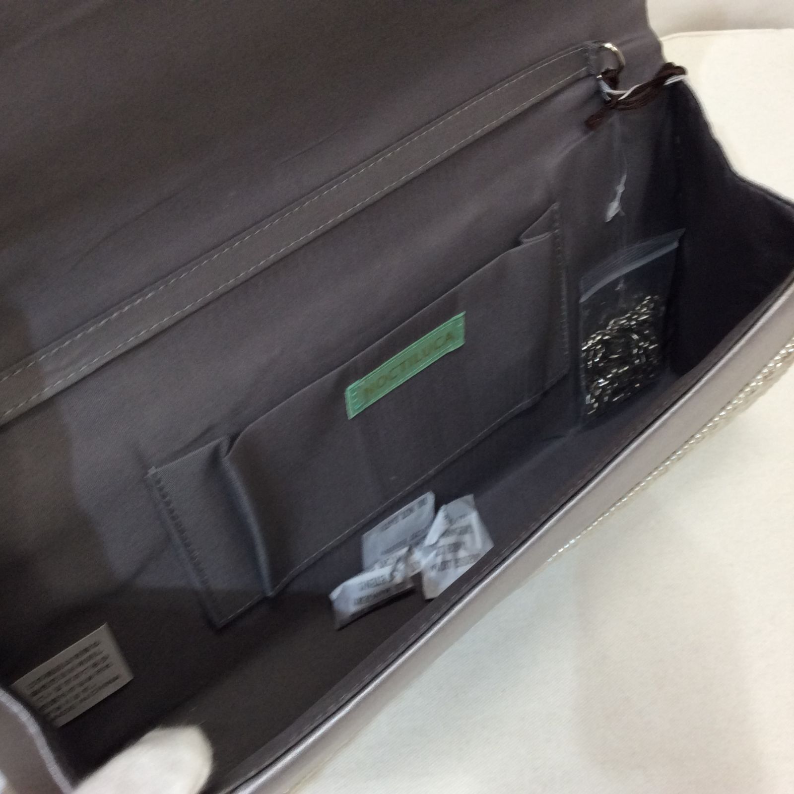 ビジュー付きクラッチバッグ