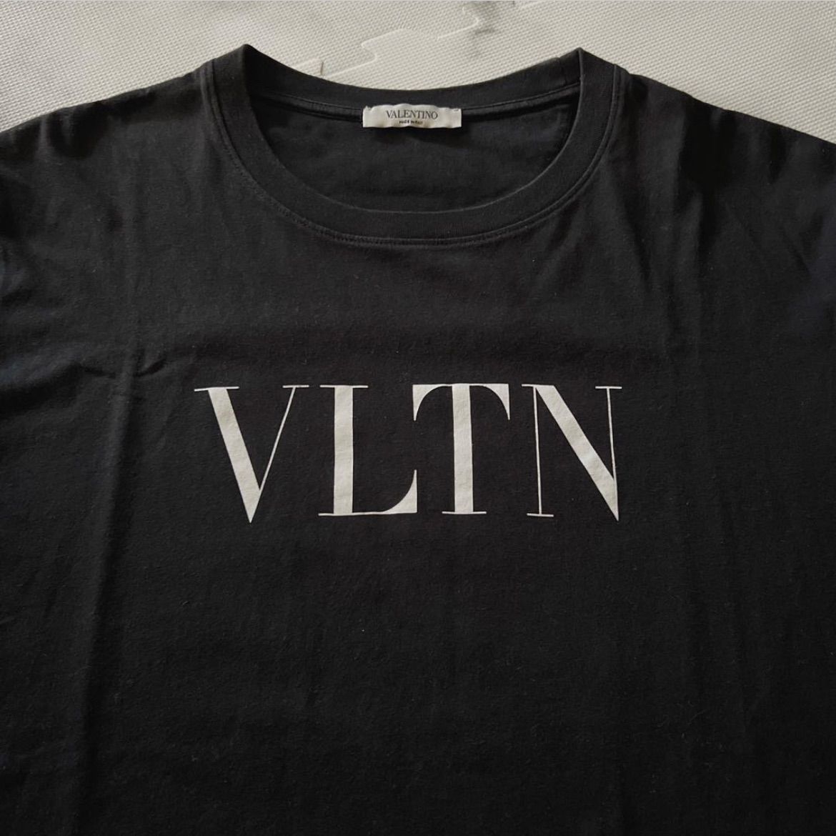 VALENTINO/ VLTN ロゴTシャツ/M 黒 - m.a-shop - メルカリ