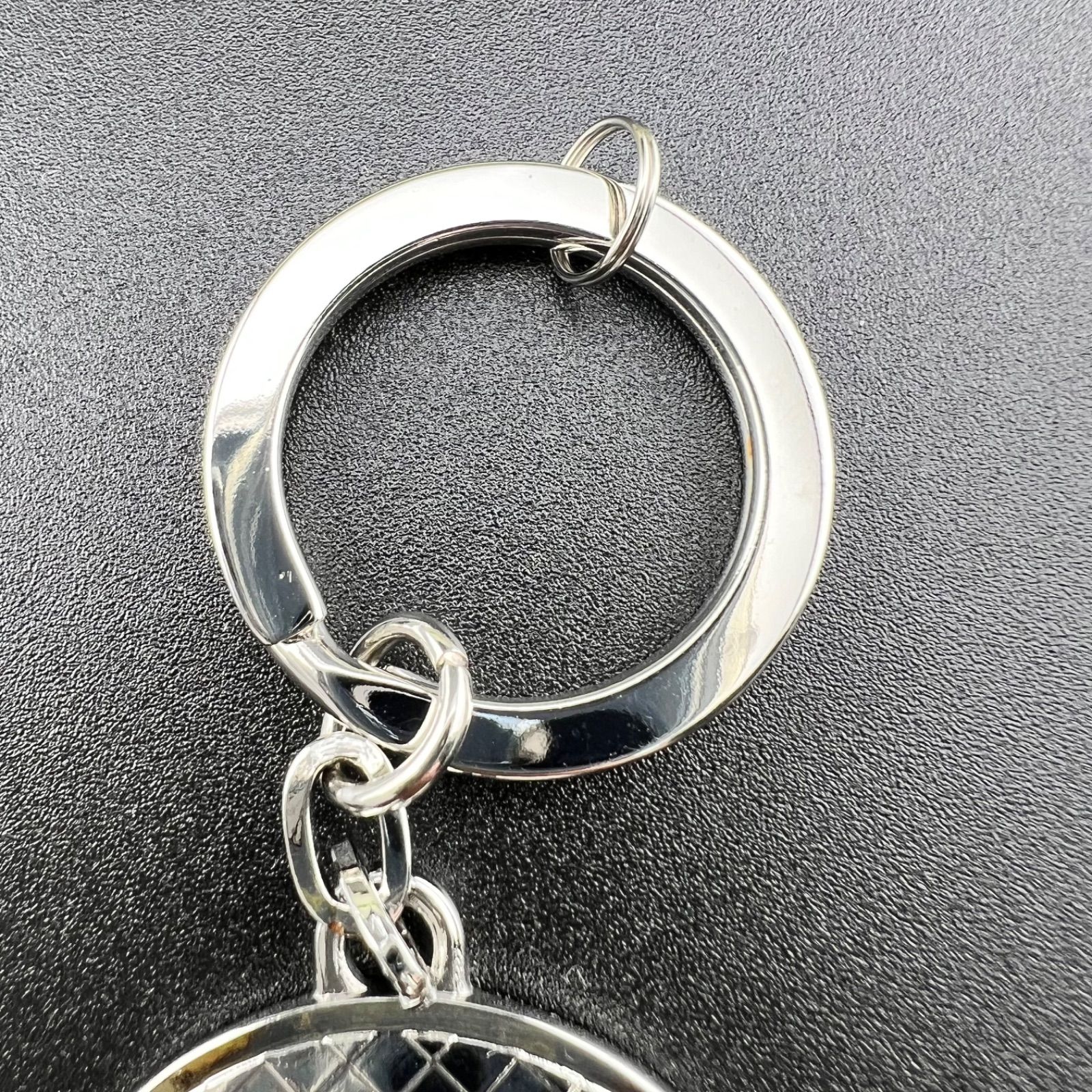BENTLEY ベントレー キーホルダー キーリング グリーン - メルカリ