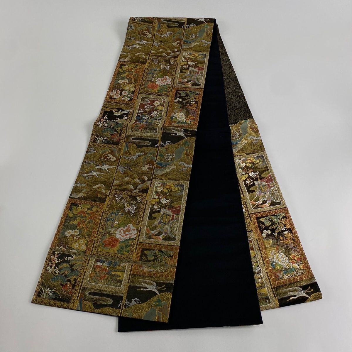 袋帯 美品 秀品 琳派瑞祥錦 本金箔つづれ 草花 御所車 刺繍 金