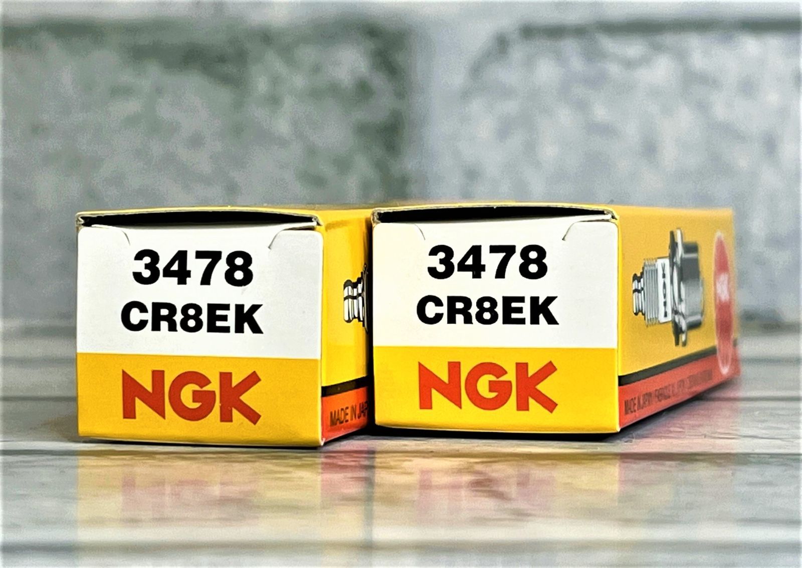 ＮＧＫ　ＣＲ８ＥＫ　２本セット　スズキ　バンディット４００　ＧＫ７５Ａ　８９ー９４　適合　新品！