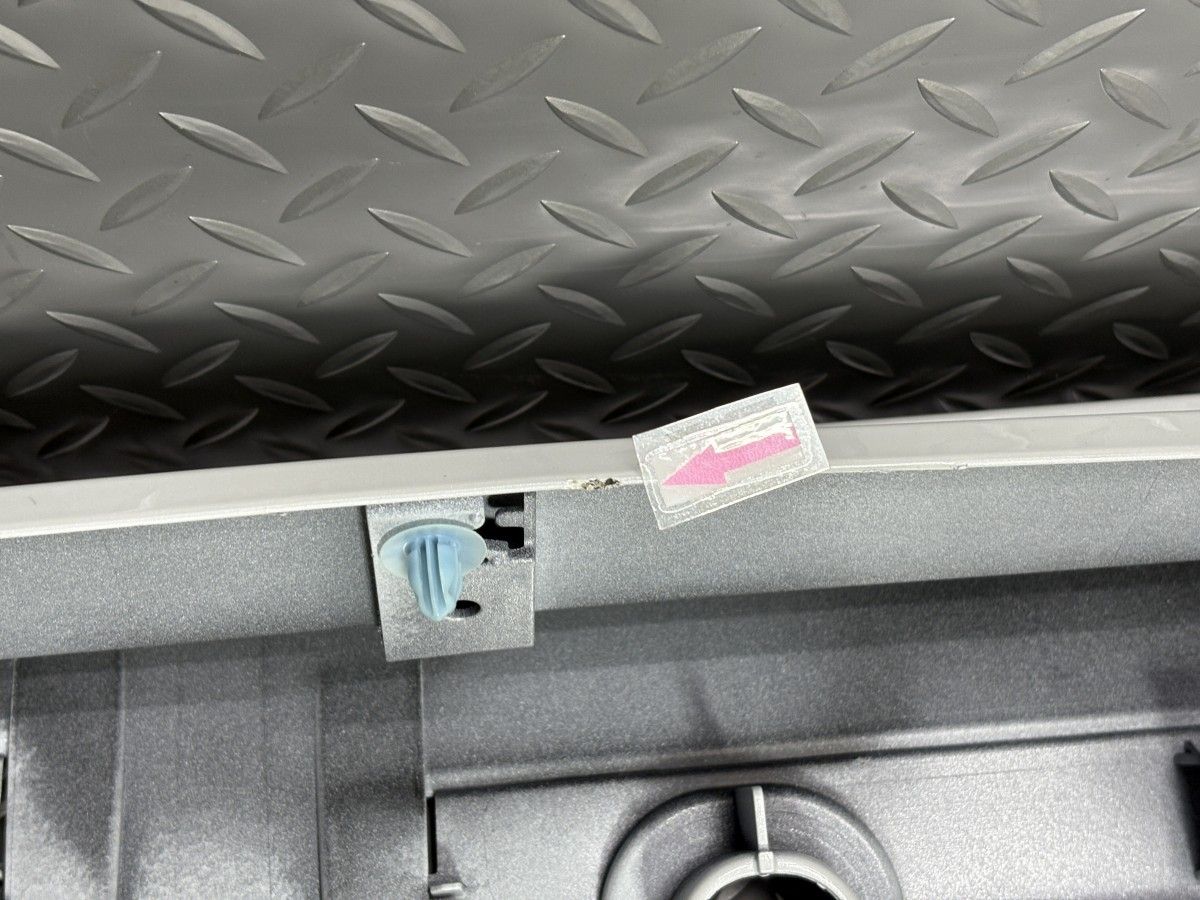 プリウス ZVW50 右サイドステップ S 1G3 75850-47030-B1 M奥 004470