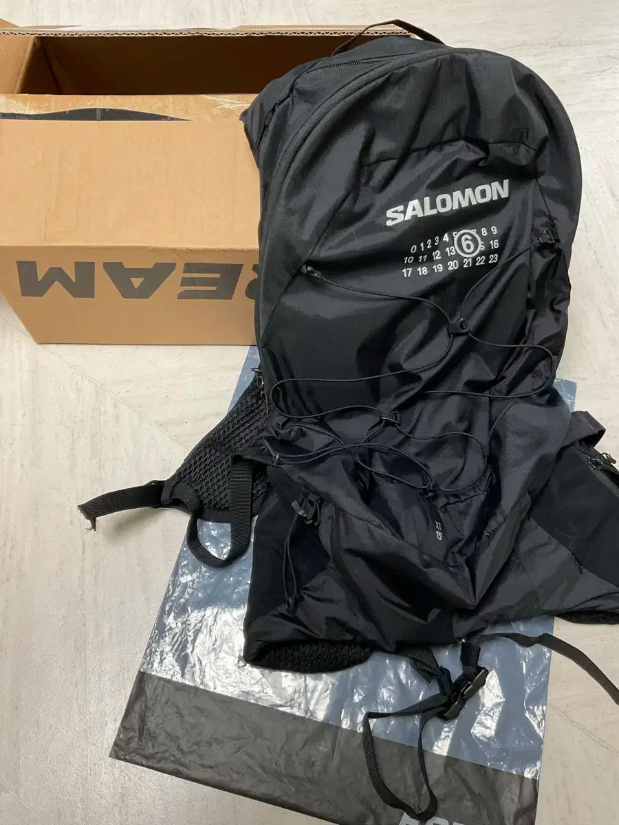 Salomon サロモン XT 15 バックパック ブラック