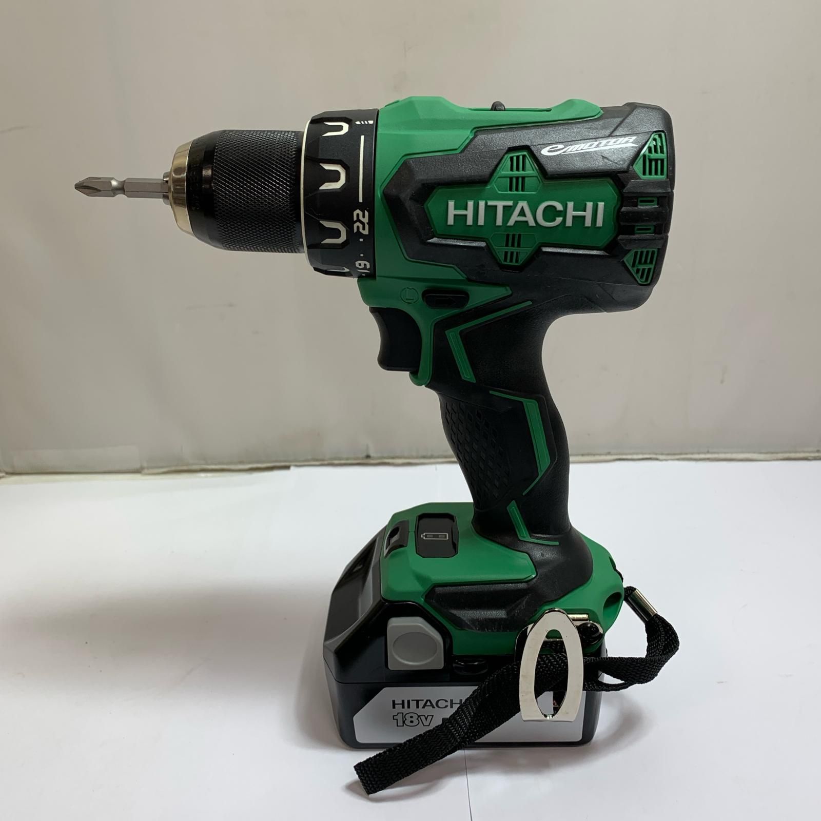 ♭♭HITACHI 日立 13mm コードレスドライバドリル 18v 充電器・充電池2