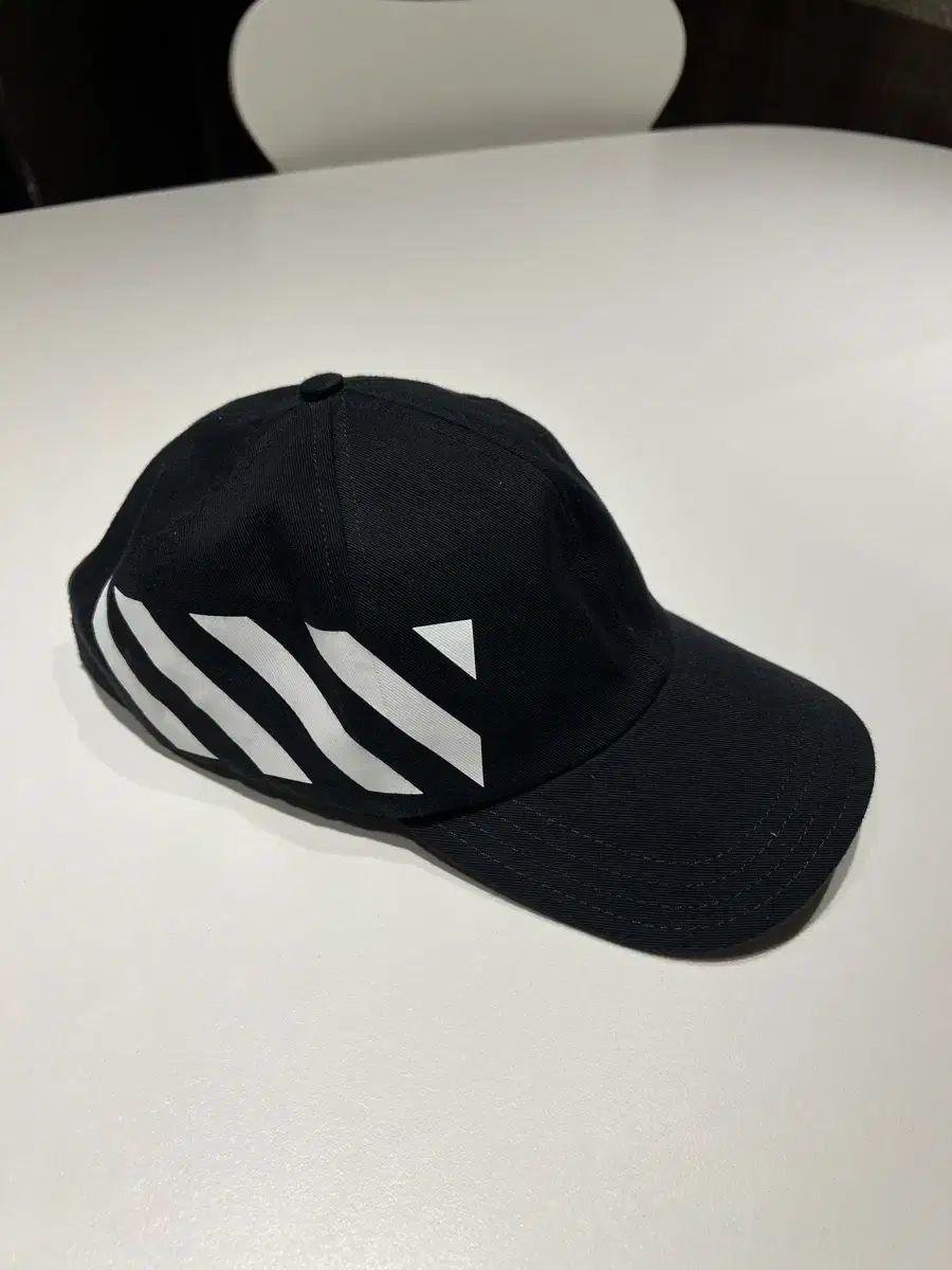 オフホワイト ブラック ボールキャップ ♥の商品