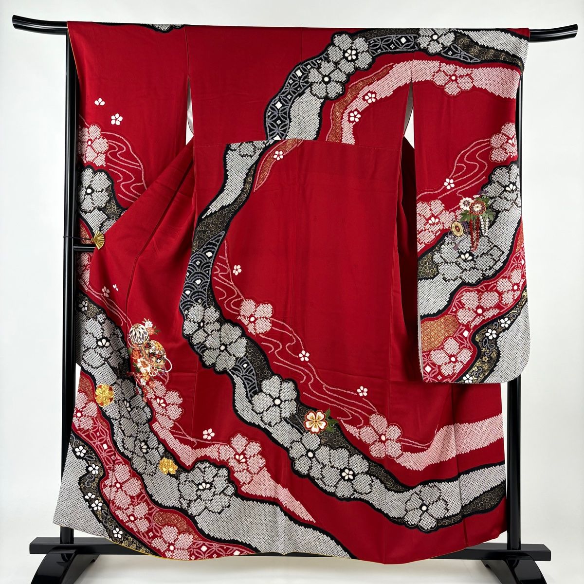 振袖 身丈156.5cm 裄丈66.5cm M 袷 鈴乃屋 手鞠 草花 金糸 刺繍