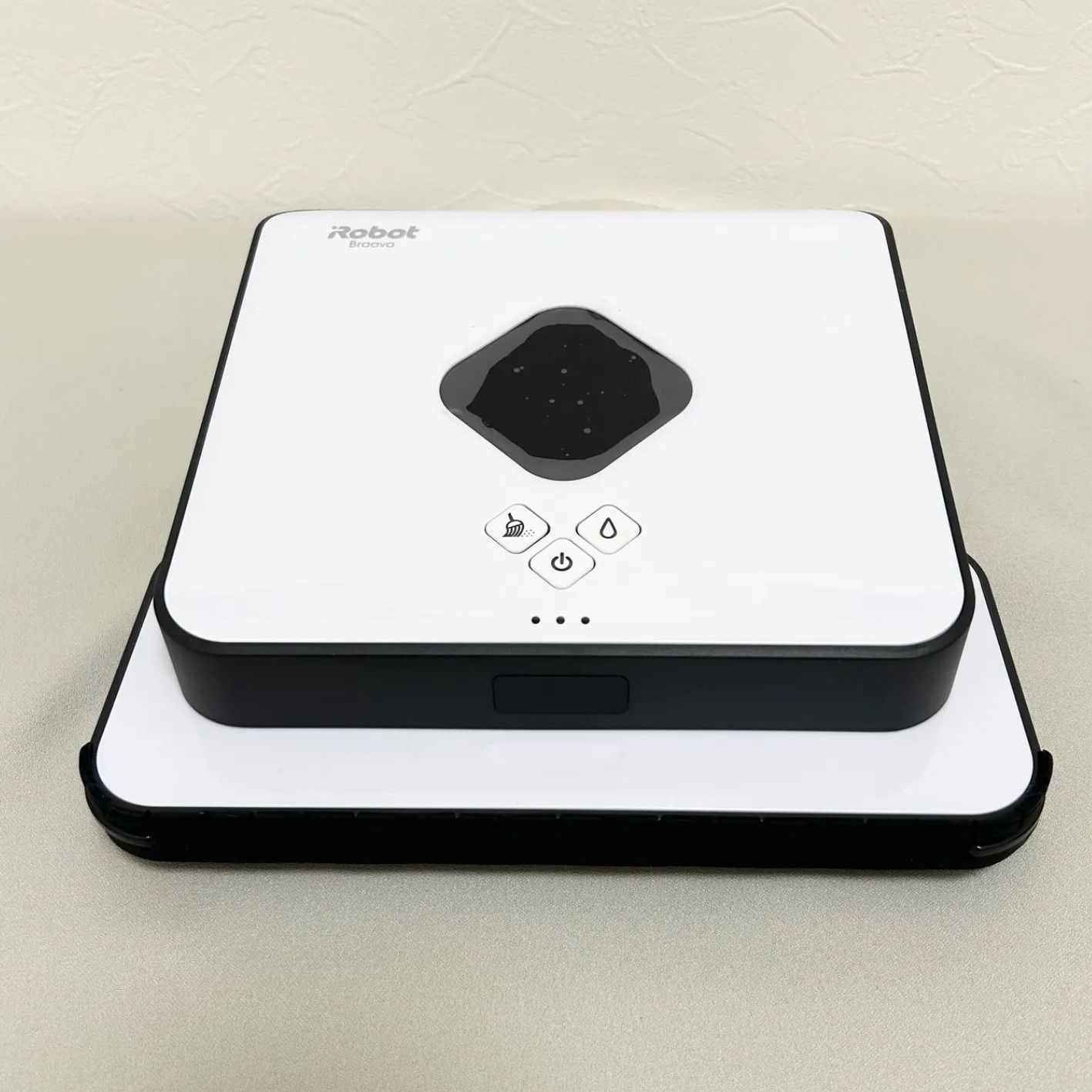 ブラーバ390j B390060 新品未使用品 iRobot Braava ブラーバ390j B390060 新品未使用品 iRobot Braava